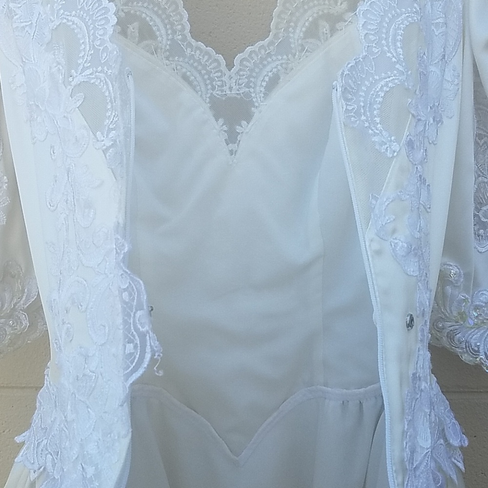 Beautiful Wedding Dress - Picture 8 of 8
